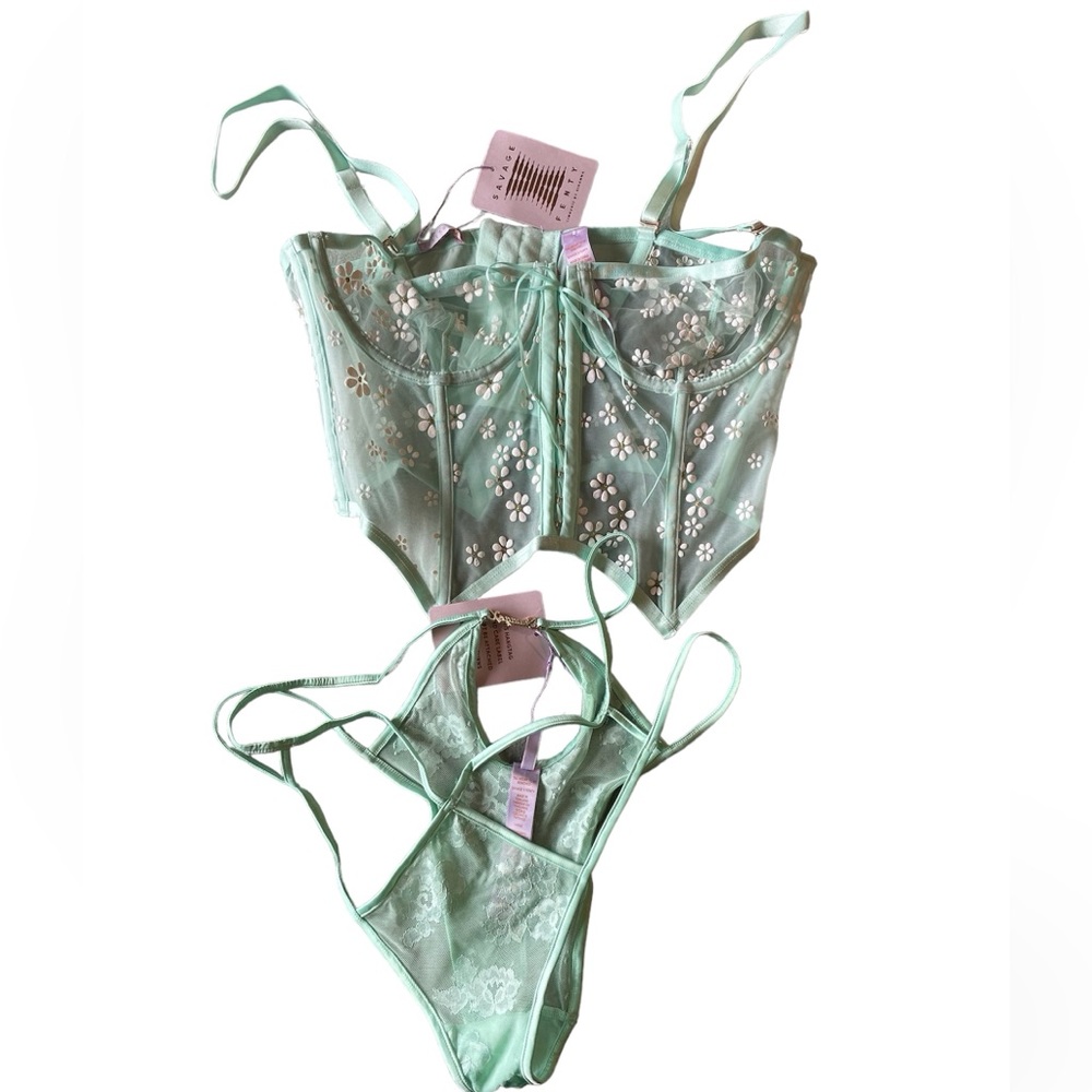 Savage Fenty daisy corset and panty set NEW WITH TAGS